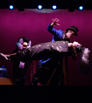 tour de lvitation par le magicien devant les enfants