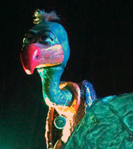les vautours qui attaquent le capitaine durant le spectacle pour enfants