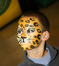 pour un arbre de noel sur Paris, un maquillage de tigre